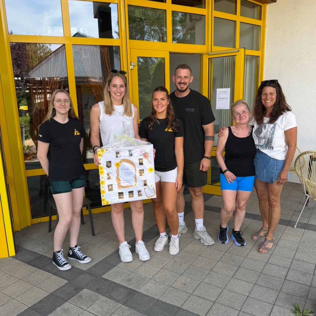 Heute war der letzte Tag unserer lieben Enya als Jahrespraktikantin bei uns im FusionFitness.

Kaum zu glauben, wie sehr